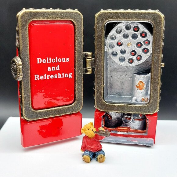 Boyds Bears Coca-Cola Vending Machine Figurine 2005 Ltd Ed Frizz Style #919901 - Picture 2 of 8